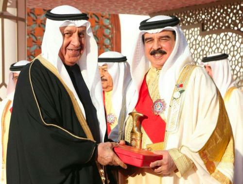 Mr.-Khalid-Rashid-Al-Zayani-with-His-Majesty-King-Hamad-bin-Isa-Al-Khalifa-Kingdom-of-Bahrain 